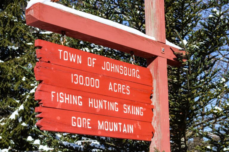 Red Johnsburg sign