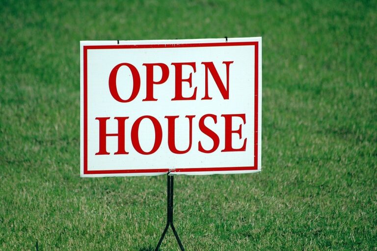 Open House sign on grass